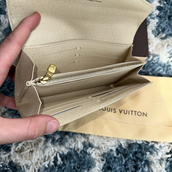 Louis Vuitton Sarah Wallet - Picture 11 of 12